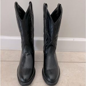 Cody James Black leather cowboy boots